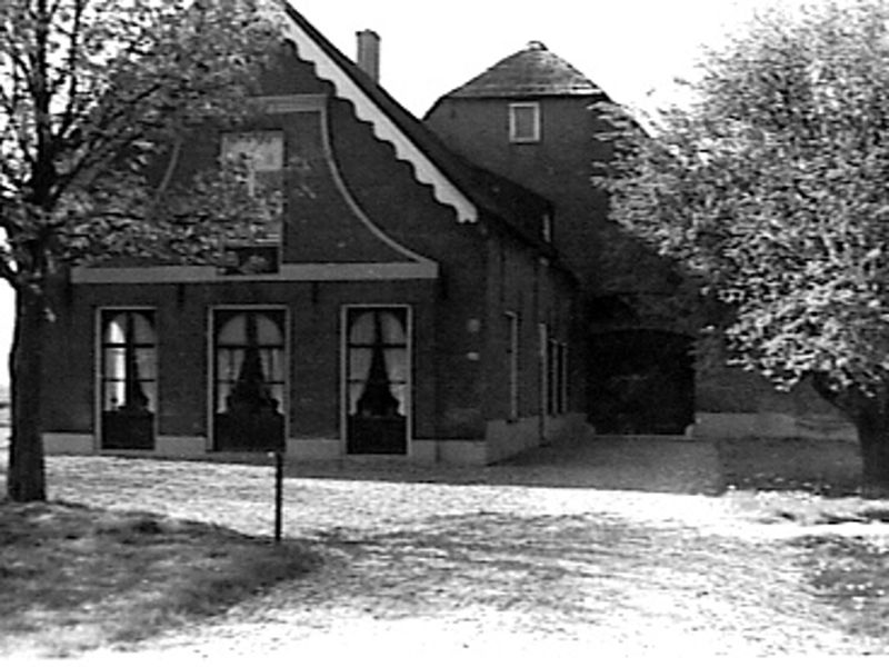 File:Voorgevel nr. CY 8 - Rijsenhout - 20479063 - RCE.jpg