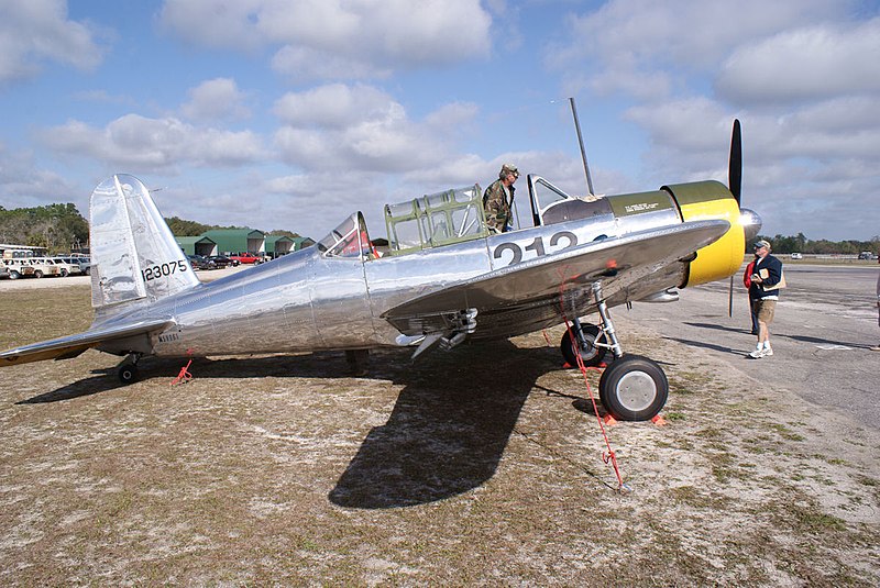 File:Vultee BT-13A Valiant Vibrator SYOD RSide TICO 13March2010 (14596090871).jpg