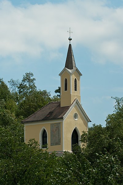 File:Winden Ortskapelle.jpg