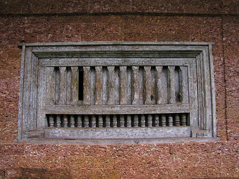 File:Window of Old House.jpg