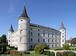 Wolfpassing - Schloss.JPG