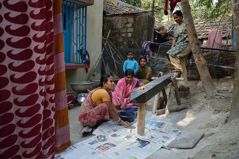 File:Women Using Dheki - Taki - North 24 Parganas 2015-01-13 4774.JPG