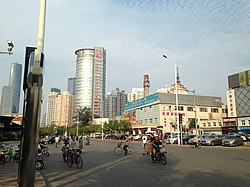 Yingkou Avenue on the southeastern side of the subdistrict, 2016