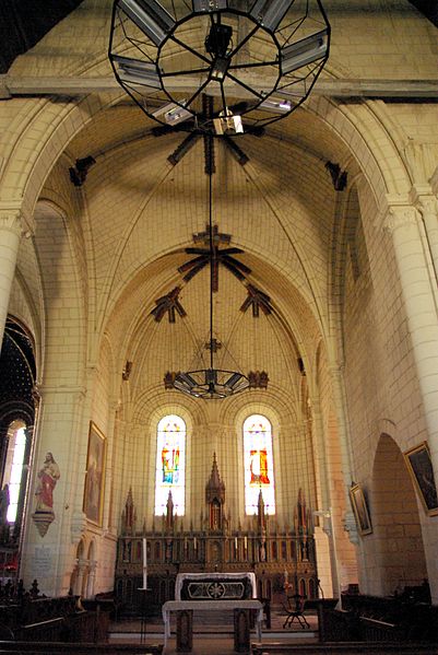 File:Église Saint-Martin de Restigné - c3.jpg