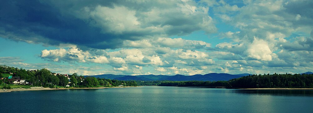 Panoramatický pohled na Žermanickou přehradu