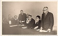 אליעזר שמאלי בטקס עם רחל ינאית בן צבי – שנות ה-50 של המאה ה-20.