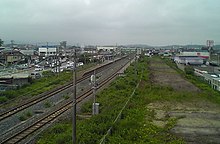 南側歩道橋上から見たホーム（2006年6月13日）