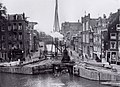 Vernieuwing van de brug in 1951. Foto van Ben van Meerendonk