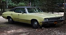 1972 Buick Skylark Custom 4-door Hardtop Sedan 1972 Buick Skylark Custom 4-door Hardtop Sedan, front right.jpg