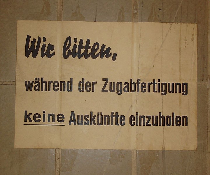 File:20060625 Berlin U6-Seestraße Richtung Alt-Tegel Hinweis.jpg