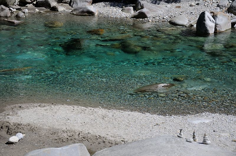 File:2013-08-13 09-50-19 Switzerland Cantone Ticino Brione (Verzasca) Aquino.JPG