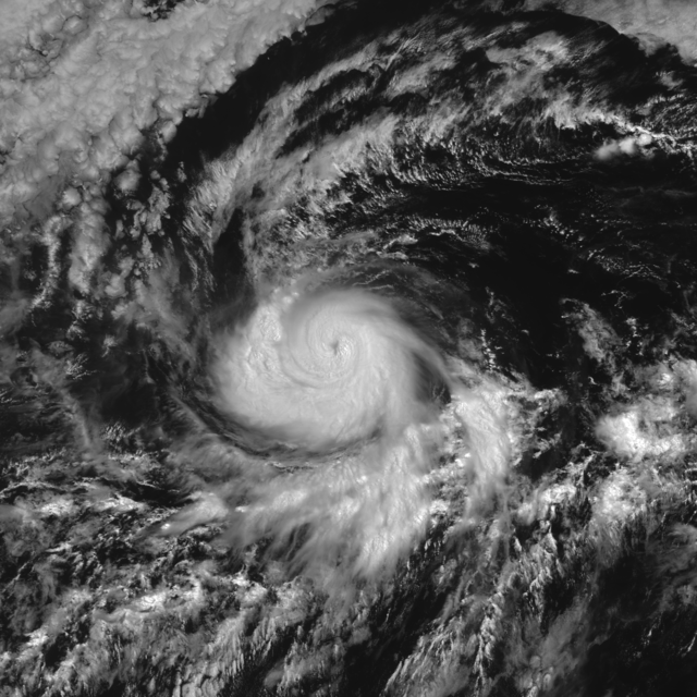 8月2日，赫克托正處二級颶風標準的衛星影像