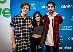 Gegen den Strom im Dezember 2016;von links nach rechts: Dan Gow, Chrissy Costanza und Will Ferri