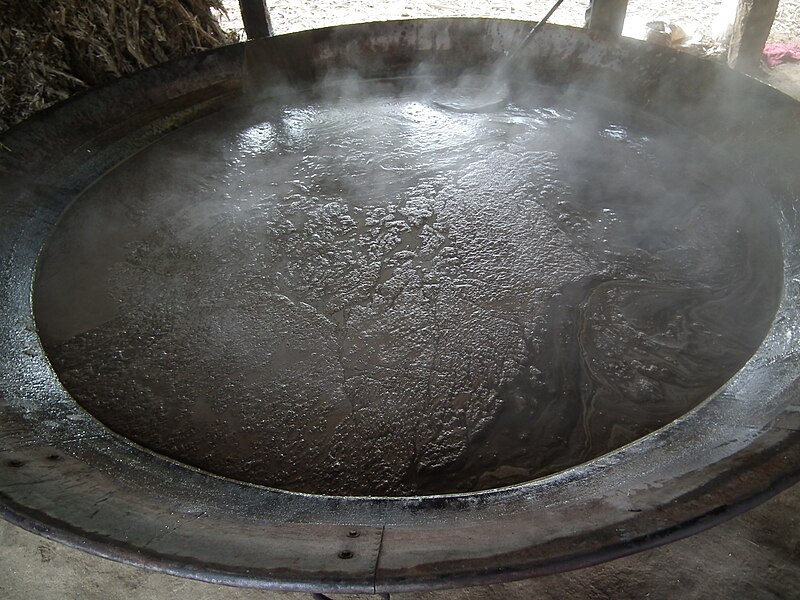 File:A Snap from Jaggery preparation from Marayoor 6223.JPG