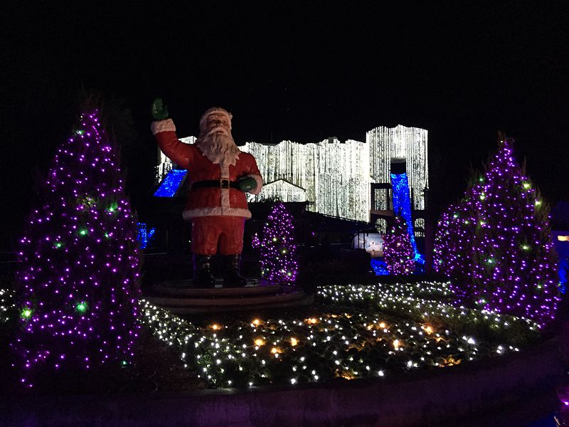 File:A View of Santa Claus with the Polar Pathway in the Background..JPG