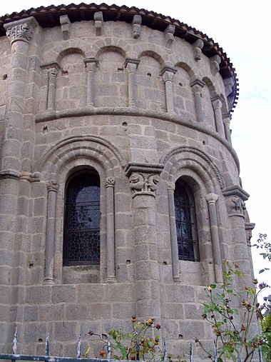 Chevet de Saint-Silvain d'Ahun. Ahun eglise chevet.jpg