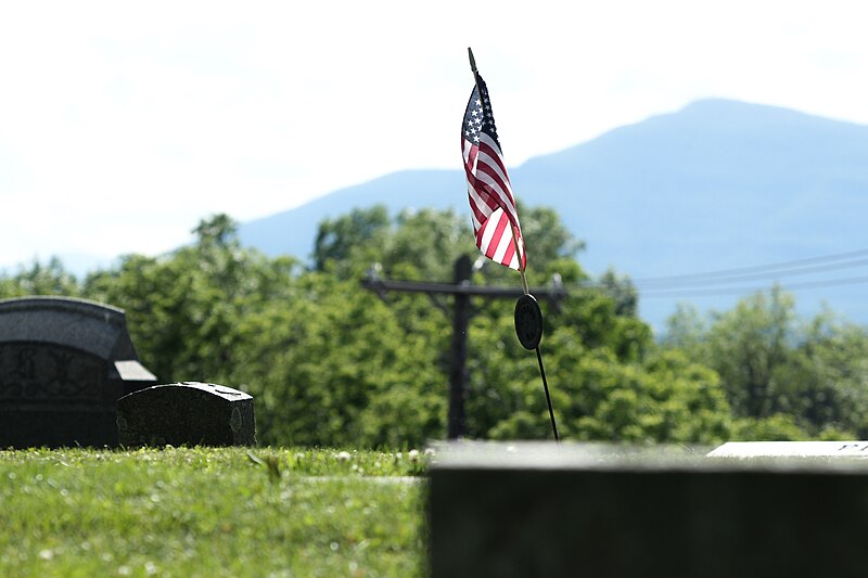 File:American flag in Germantown Reformed Cemetery, Columbia County, New York.jpg