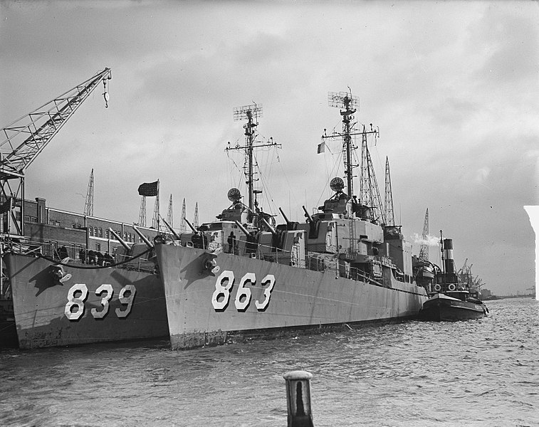 File:Amerikaanse torpedobootjager Power en Steinaker, Bestanddeelnr 903-8235.jpg