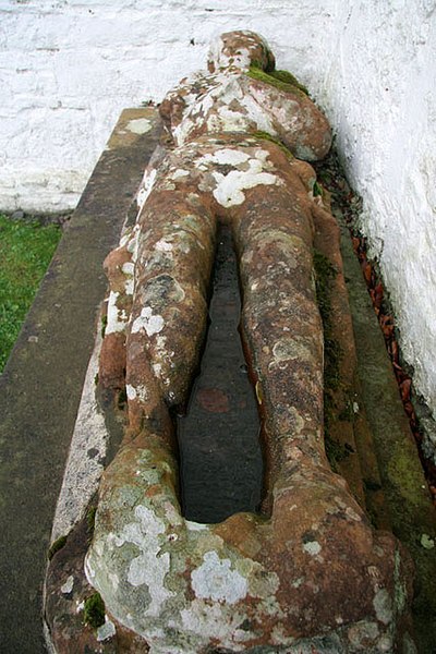 File:An effigy grave slab at Mouswald Parish Church - geograph.org.uk - 1065141.jpg