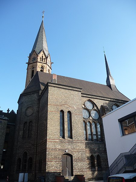 File:Apostelkirche (Ludwigshafen am Rhein) 06.jpg