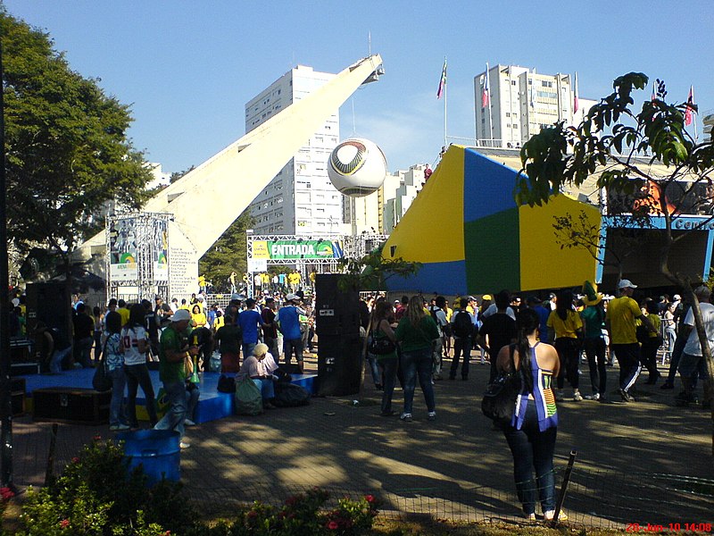 File:Arena Brasil - ficou ate legal^^ Mais a Prefeitura nao tinha Dinheiro para gastar com coisas mais importante nao^^^ - panoramio.jpg
