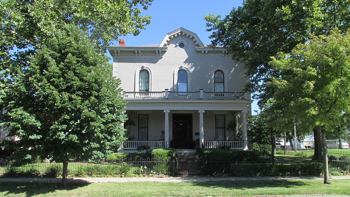 Дом барни. Дома Барни Хаус. Барни Хаус. Kelly's House.