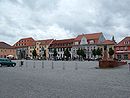 Historischer Stadtgrundriss innerhalb der mit Wiekhäusern und Türmen zu großen Teilen erhaltenen Stadtmauer sowie Markt und Marienkirche mit Umgebungsbebauung