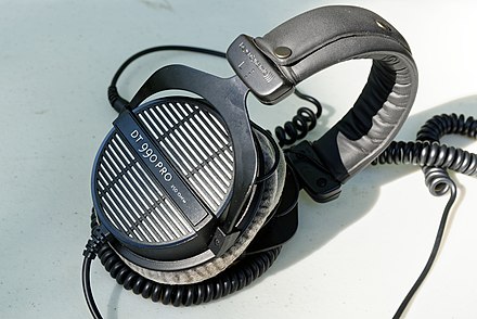 Dt 990 pro. Beyerdynamic DT 990. DT 990 Pro Beyerdynamic fake. Beyerdynamic DT 990 Pro АЧХ.