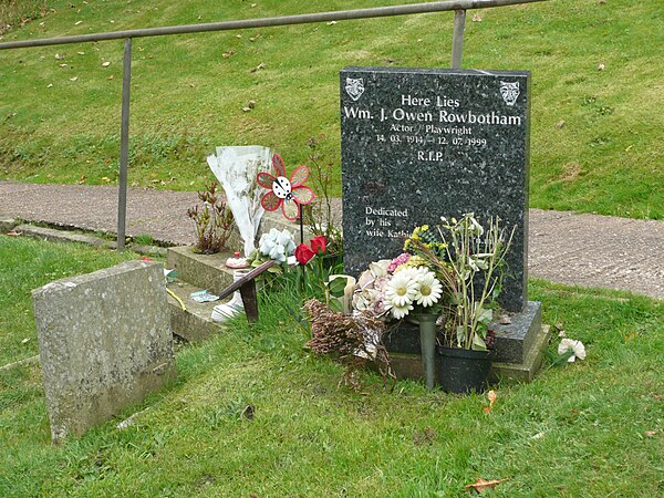 Bill Owen's grave in the churchyard of St John's Parish Church, Upperthong Lane, Holmfirth