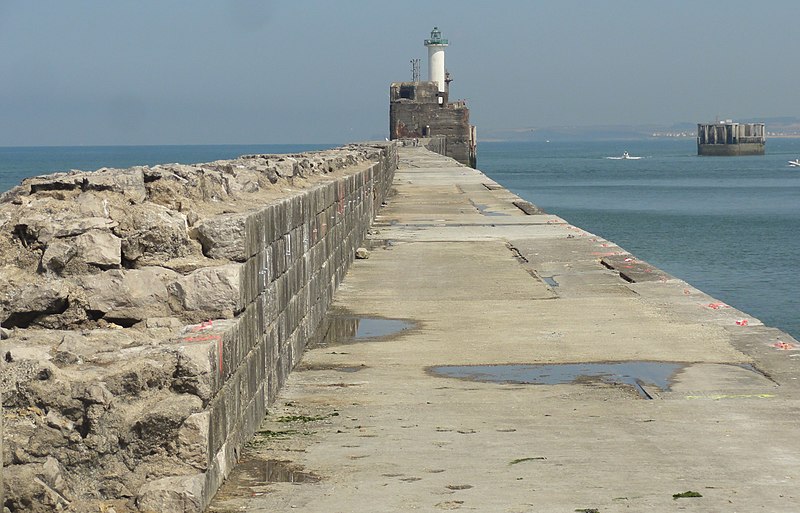 File:Boulogne-sur-Mer - Phare Carnot (02).JPG