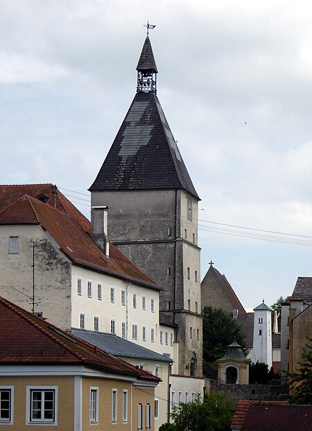 ไฟล์:Braunau a Inn, Stadttorturm v WSW, 2.jpg