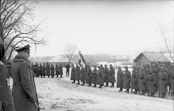 Kluge reviews Légion des Volontaires Français, a French collaborationist formation, November 1941.