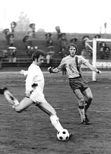 Bundesarchiv Bild 183-N1019-0030, BFC Dynamo Berlin - 1. FC Lok Leipzig 3-1.jpg