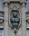Buste du général Drouot sur la façade de son hôtel particulier de Nancy
