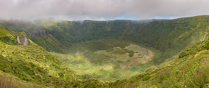 Le volcan de la Caldeira, ile Faial. Juillet 2020.