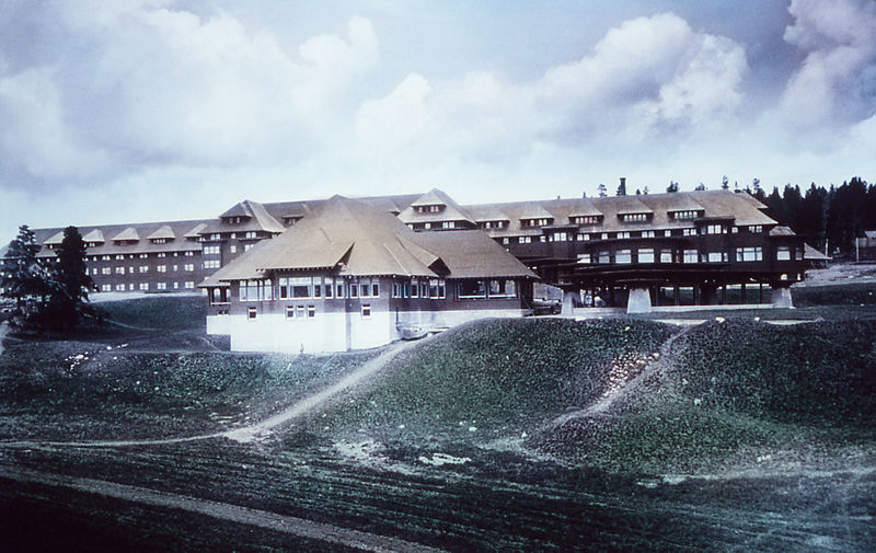 File:Canyon Hotel, Yellowstone.jpg