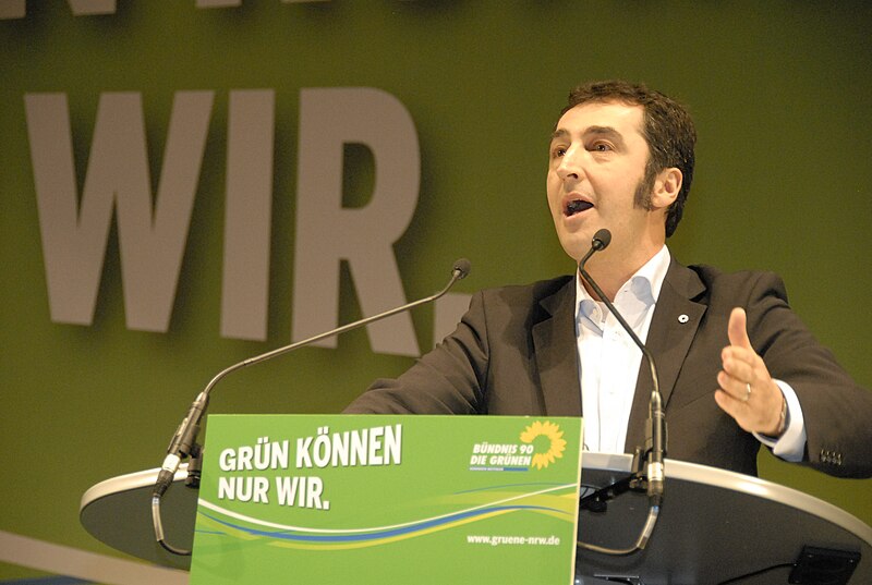 File:Cem Özdemir auf der LDK Hamm.jpg