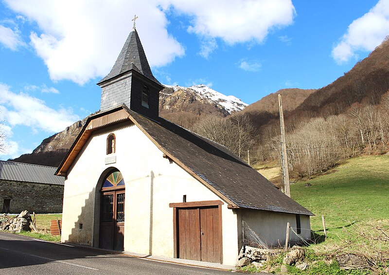 File:Chapelle Saint-Michel de Gripp (Campan) (Hautes-Pyrénées) 1.jpg