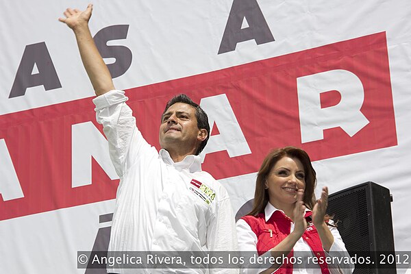 Peña Nieto campaigning in 2012