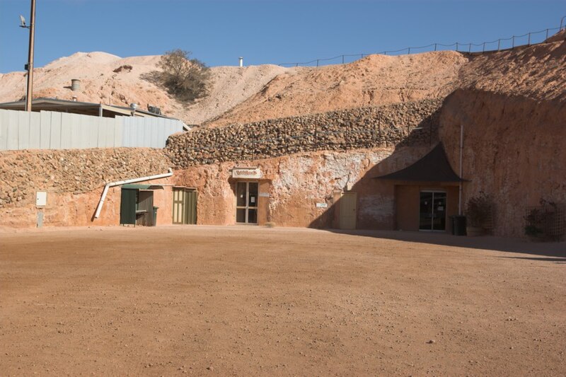 File:Coober Pedy - Dug-out in Coober Pedy.jpg