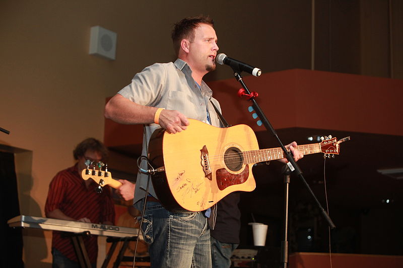 File:Country star inspires esprit de corps in Cherry Point Marinesherry Point Fire Department builds the tower 120920-M-FL266-062.jpg