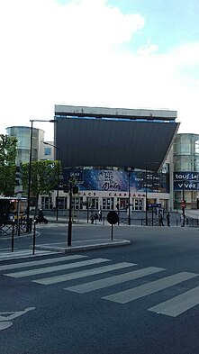 Photo de la façade de l'espace Carpeaux, vu du boulevard Verdun