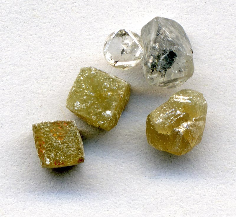 How To Select Rough And Raw Diamonds