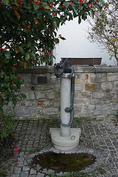 File:Dietfurt an der Altmuhl - dragon fountain.jpg