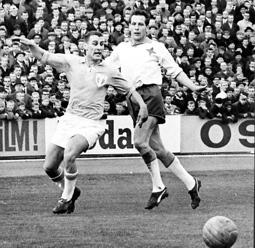 Åke "Bajdoff" Johansson (right) playing in a 1964 game against Malmö FF.