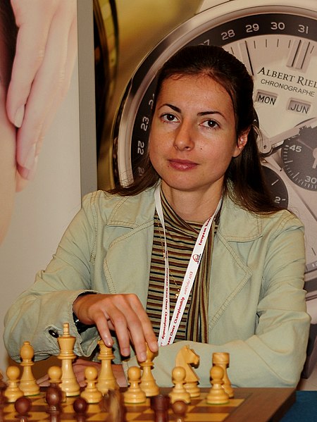 File:Elitsa Raeva 2013.jpg