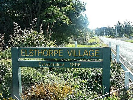 The picturesque northern entrance to Elsthorpe