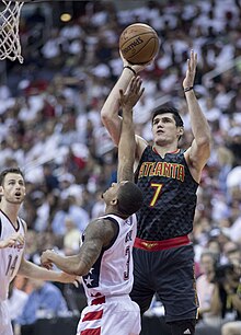 Ersan Ilyasova (34041818796) .jpg