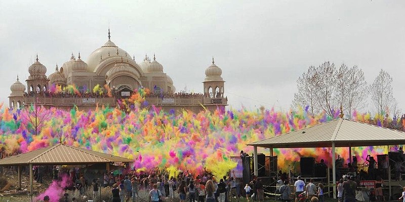 File:Festival of Colors at the Krishna Temple near Spanish Fork, Utah 2012.jpg