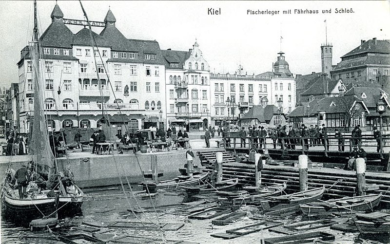 File:Fischmarkt am Fischerleger am Wall (Kiel 80.606).jpg